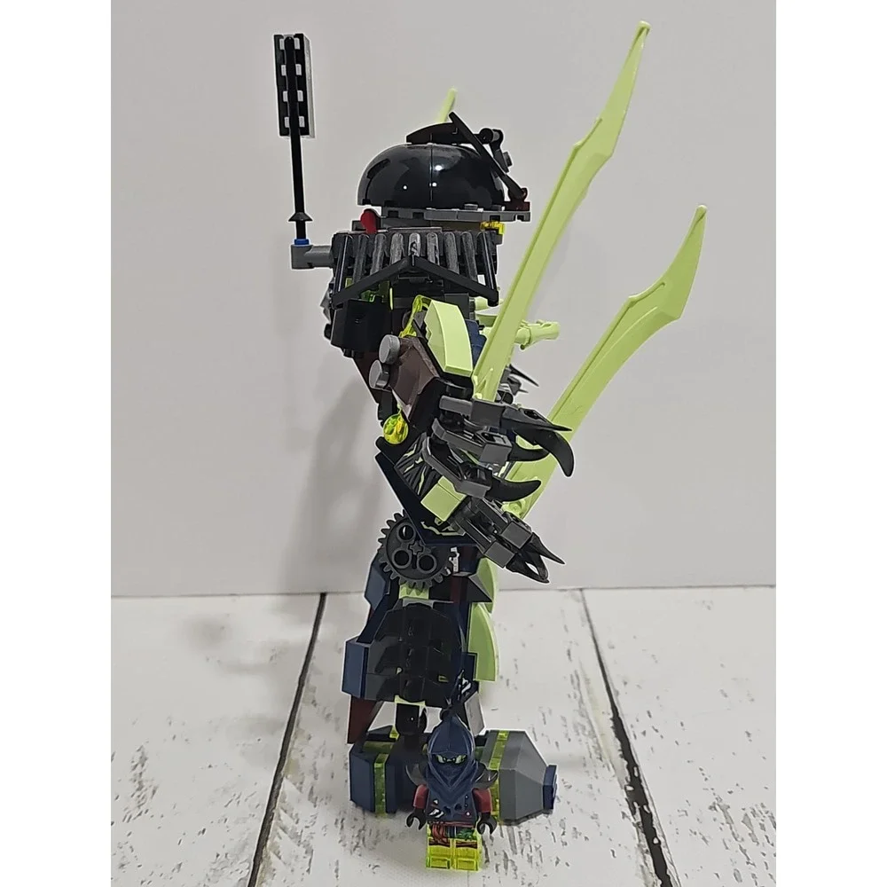 LEGO NINJAGO 70737 Titan Mech Battle With 1 Minifigure (Retired 2015)